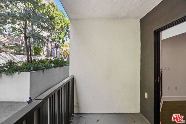 11811 Darlington Avenue 104, Los Angeles, CA 90049