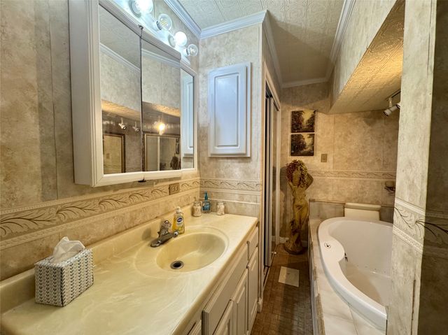 9460 County Road 2403, Tool, TX 75143