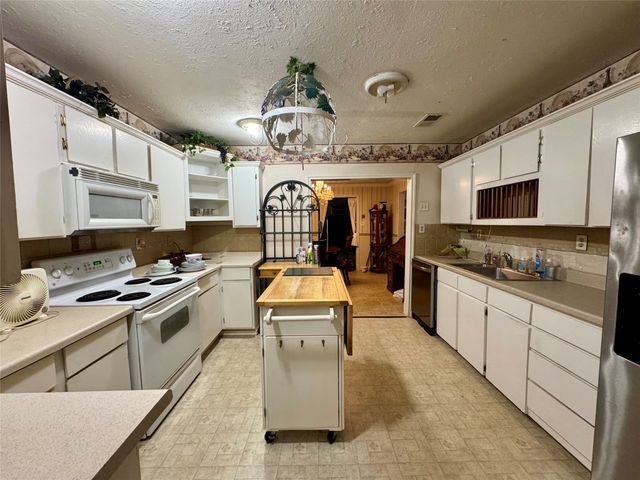 9460 County Road 2403, Tool, TX 75143