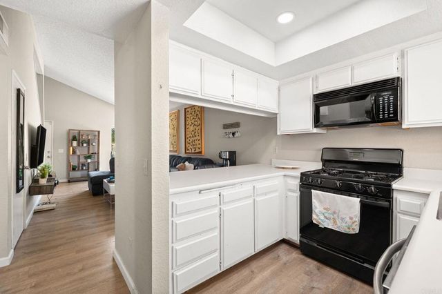315 Tava Lane, Palm Desert, CA 92211