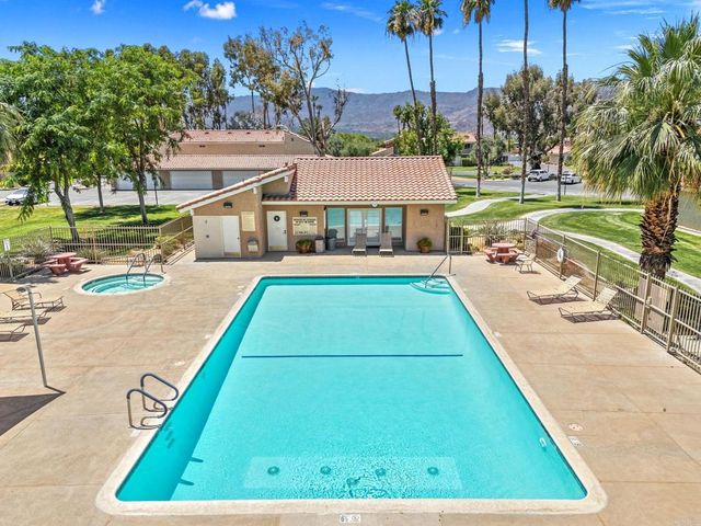 315 Tava Lane, Palm Desert, CA 92211