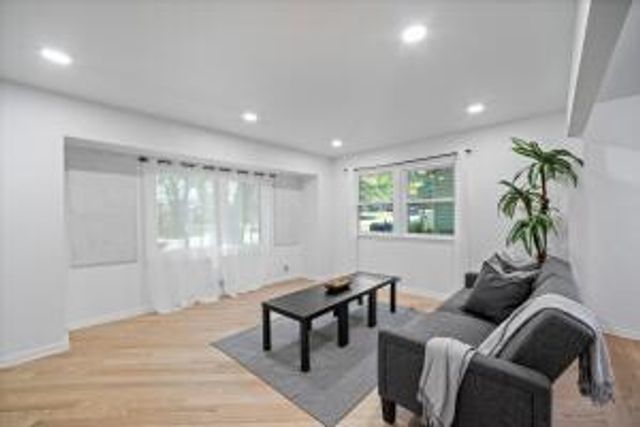 5222 W Hemlock ROAD, Milwaukee, WI 53223