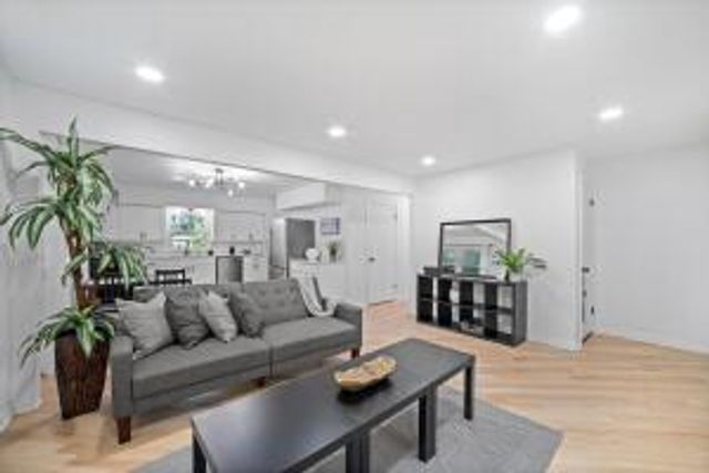 5222 W Hemlock ROAD, Milwaukee, WI 53223