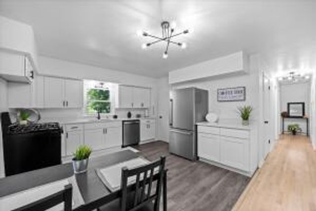 5222 W Hemlock ROAD, Milwaukee, WI 53223