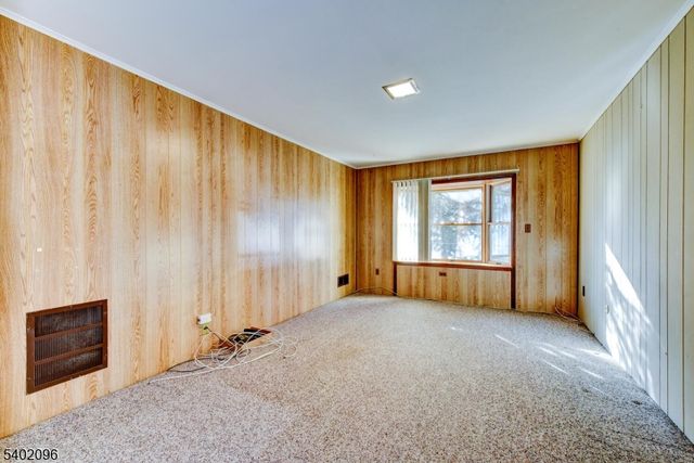 28 Chipper Dr, South Brunswick Twp., NJ 08824