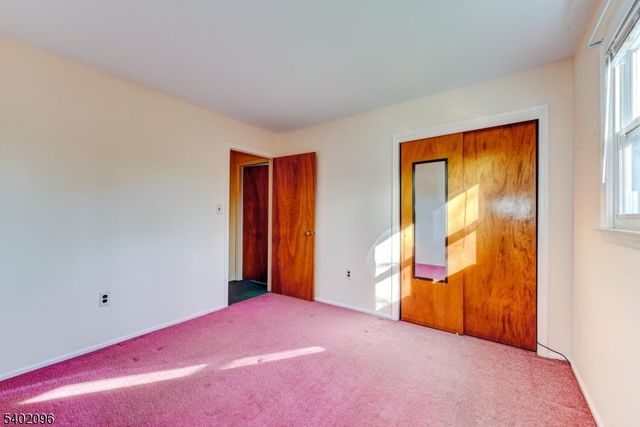 28 Chipper Dr, South Brunswick Twp., NJ 08824