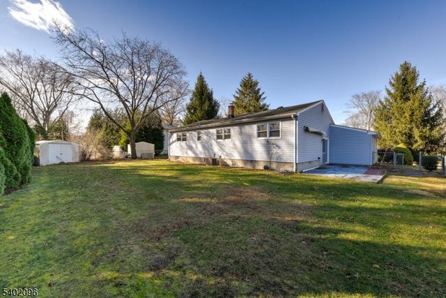 28 Chipper Dr, South Brunswick Twp., NJ 08824