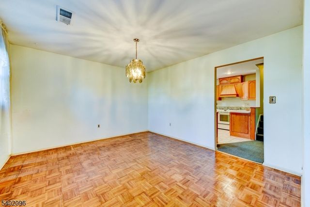 28 Chipper Dr, South Brunswick Twp., NJ 08824