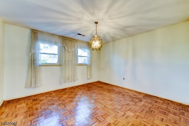 28 Chipper Dr, South Brunswick Twp., NJ 08824