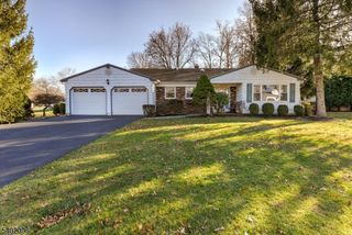 28 Chipper Dr, South Brunswick Twp., NJ 08824