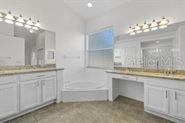 27653 MULHOLLAND COURT, Wesley Chapel, FL 33544