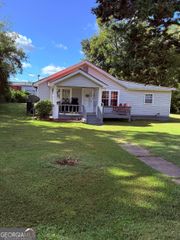 3759 Old Plainview Road, Flowery Branch, GA 30542