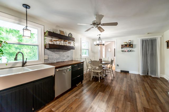 1105 Woodlake Road, Stamping Ground, KY 40379