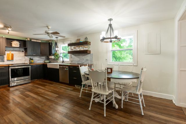 1105 Woodlake Road, Stamping Ground, KY 40379