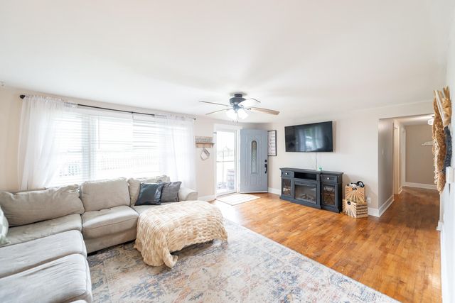 1105 Woodlake Road, Stamping Ground, KY 40379