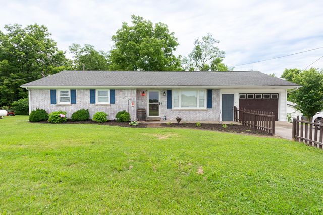 1105 Woodlake Road, Stamping Ground, KY 40379