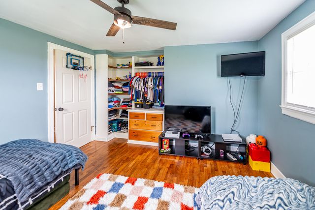 1105 Woodlake Road, Stamping Ground, KY 40379