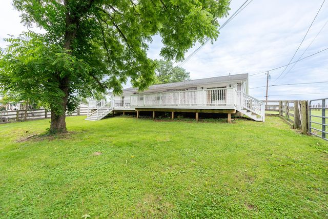 1105 Woodlake Road, Stamping Ground, KY 40379