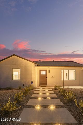 9042 N 3RD Avenue, Phoenix, AZ 85021