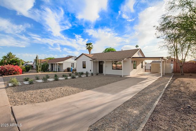 9042 N 3RD Avenue, Phoenix, AZ 85021