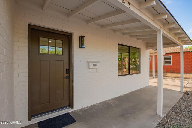 9042 N 3RD Avenue, Phoenix, AZ 85021