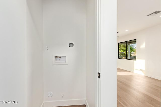 9042 N 3RD Avenue, Phoenix, AZ 85021