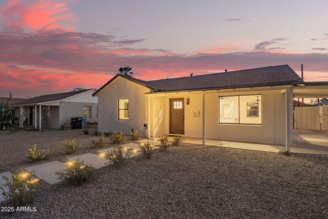 9042 N 3RD Avenue, Phoenix, AZ 85021