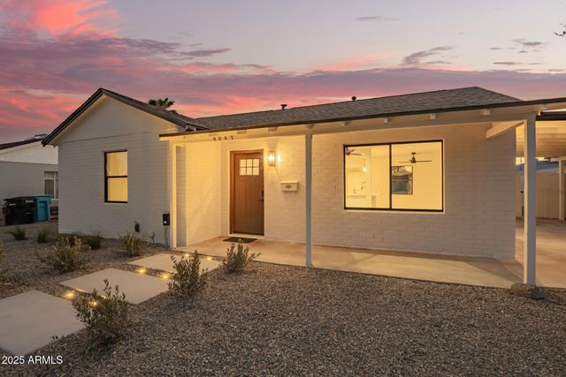 9042 N 3RD Avenue, Phoenix, AZ 85021