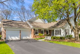 75 Country Club Drive, Prospect Heights, IL 60070