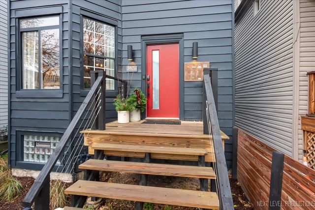 3826 N Whipple Street, Chicago, IL 60618