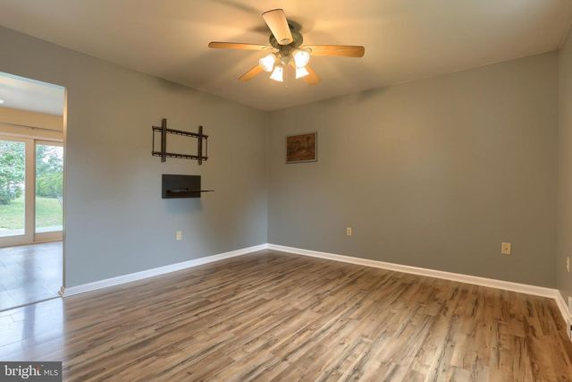 21 NATALIE LN, Cleona, PA 17042