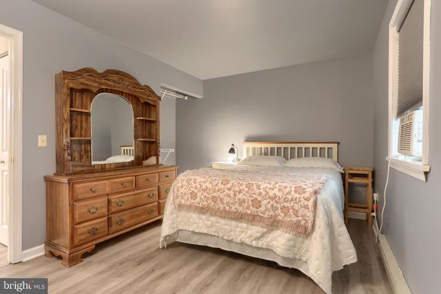 21 NATALIE LN, Cleona, PA 17042