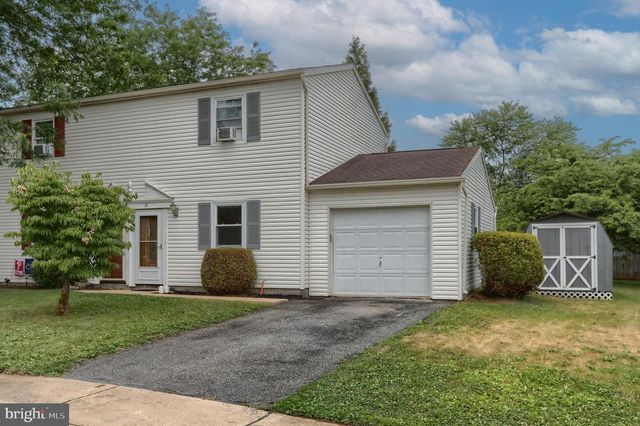 21 NATALIE LN, Cleona, PA 17042