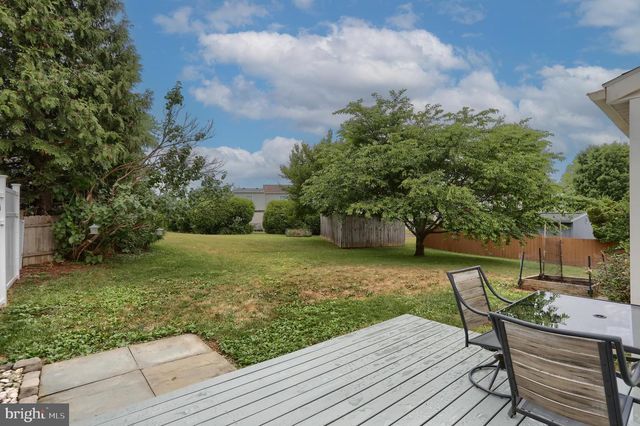 21 NATALIE LN, Cleona, PA 17042