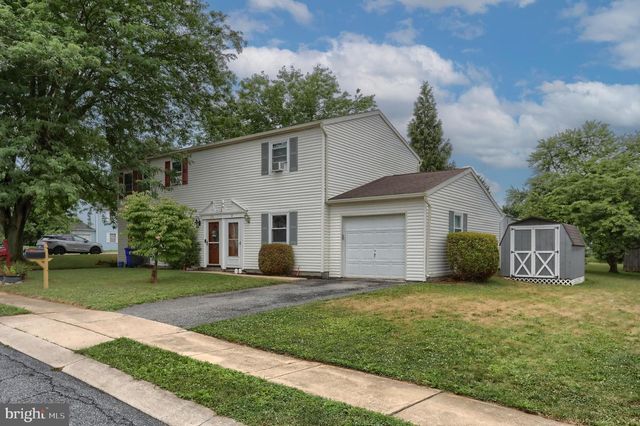 21 NATALIE LN, Cleona, PA 17042