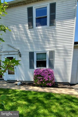 21 NATALIE LN, Cleona, PA 17042