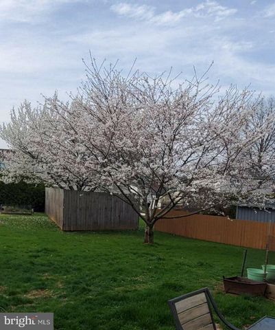 21 NATALIE LN, Cleona, PA 17042