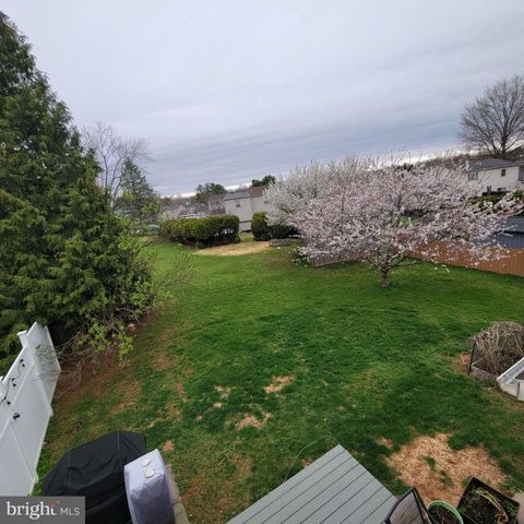 21 NATALIE LN, Cleona, PA 17042