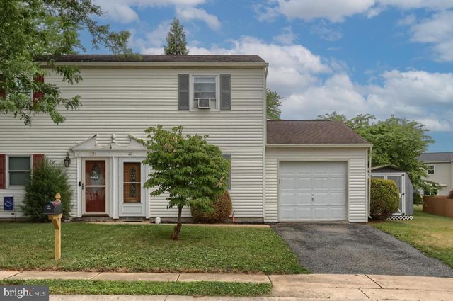 21 NATALIE LN, Cleona, PA 17042