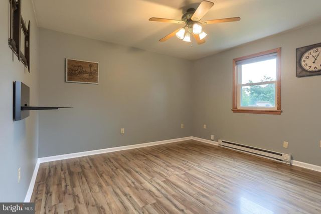 21 NATALIE LN, Cleona, PA 17042