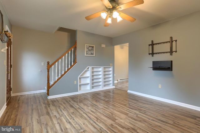 21 NATALIE LN, Cleona, PA 17042