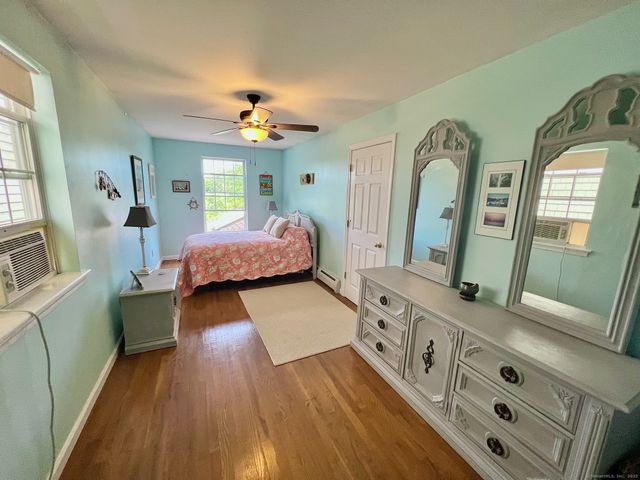 906 East Broadway, Milford, CT 06460