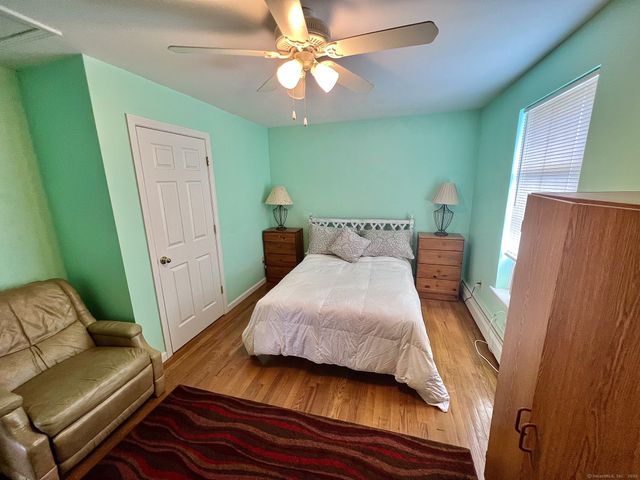 906 East Broadway, Milford, CT 06460