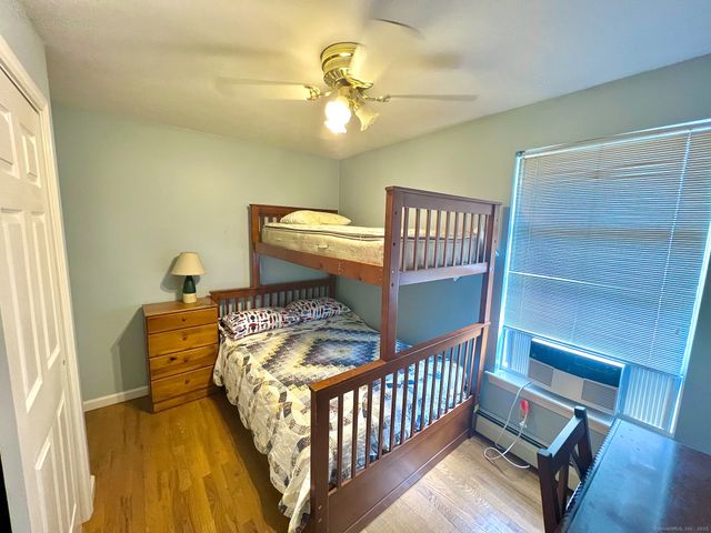 906 East Broadway, Milford, CT 06460