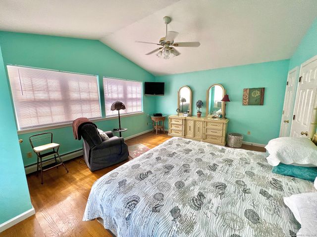 906 East Broadway, Milford, CT 06460