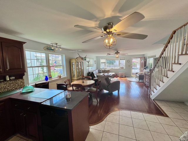 906 East Broadway, Milford, CT 06460