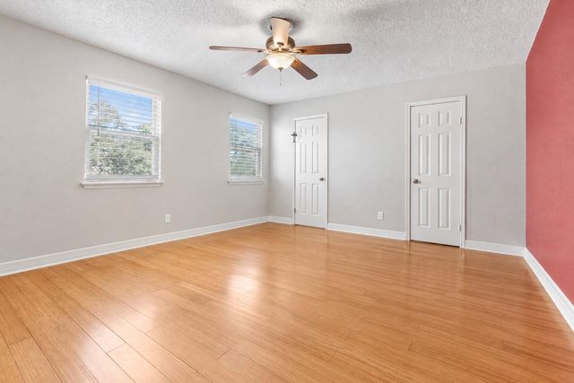 16606 Oxnard Lane, Friendswood, TX 77546