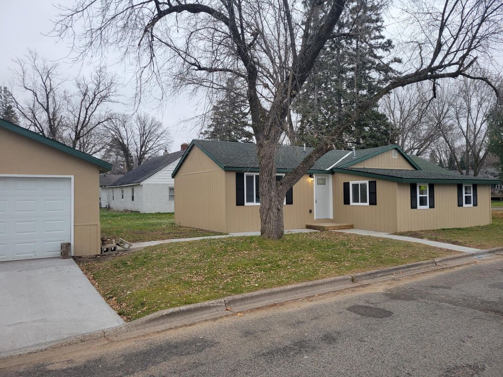 1201 L Street NE, Brainerd, MN 56401