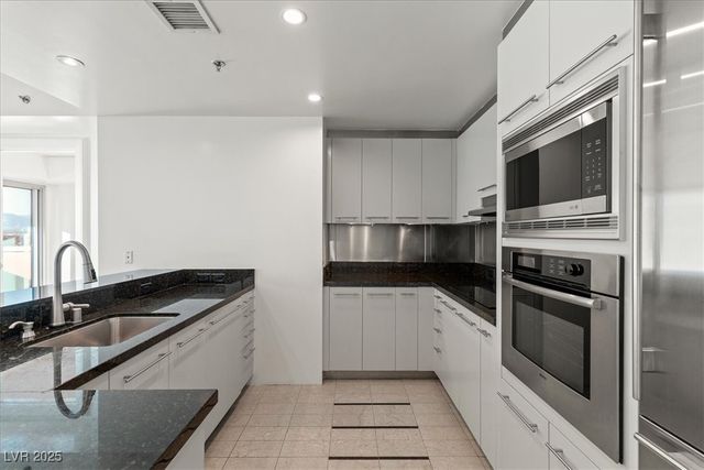 2700 Las Vegas Boulevard 1701, Las Vegas, NV 89109