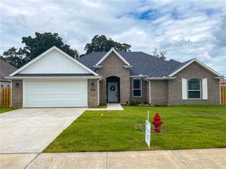 1104 Pineapple Avenue, Lowell, AR 72745